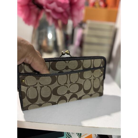 Coach Legacy Kisslock Stripe Wallet Turn Lock - Picture 6 of 8